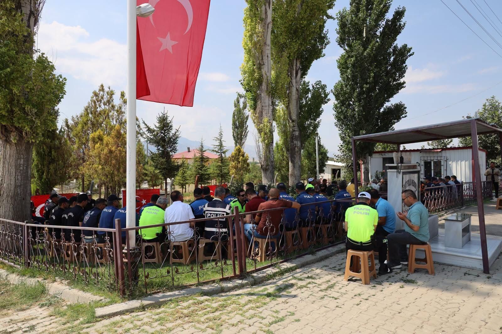 Şehit Polis Memuru Durmuş Polat, Şehadet Yıl Dönümünde Dualarla Anıldı5