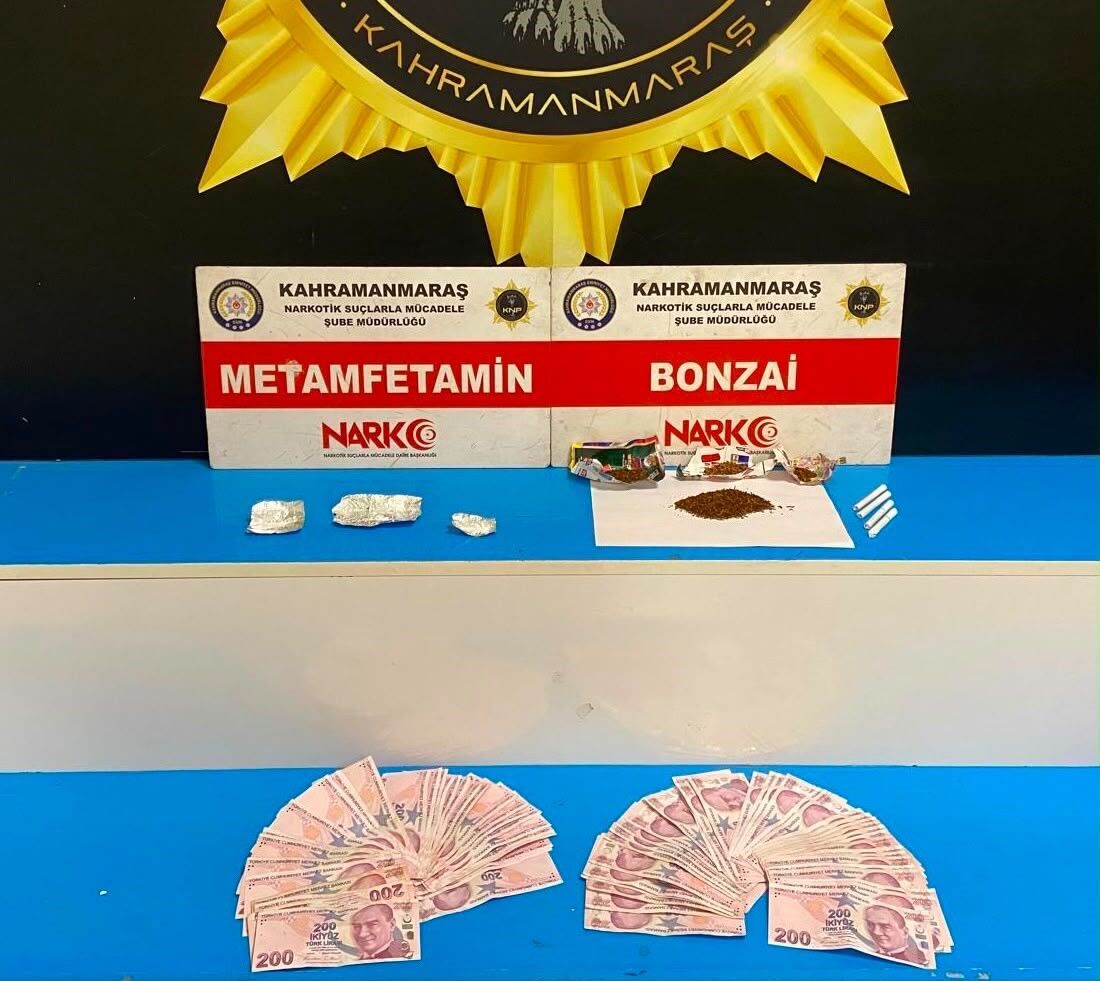 Uyuşturucu Operasyonu 25 Bin 676 Hap Ele Geçirildi (2)