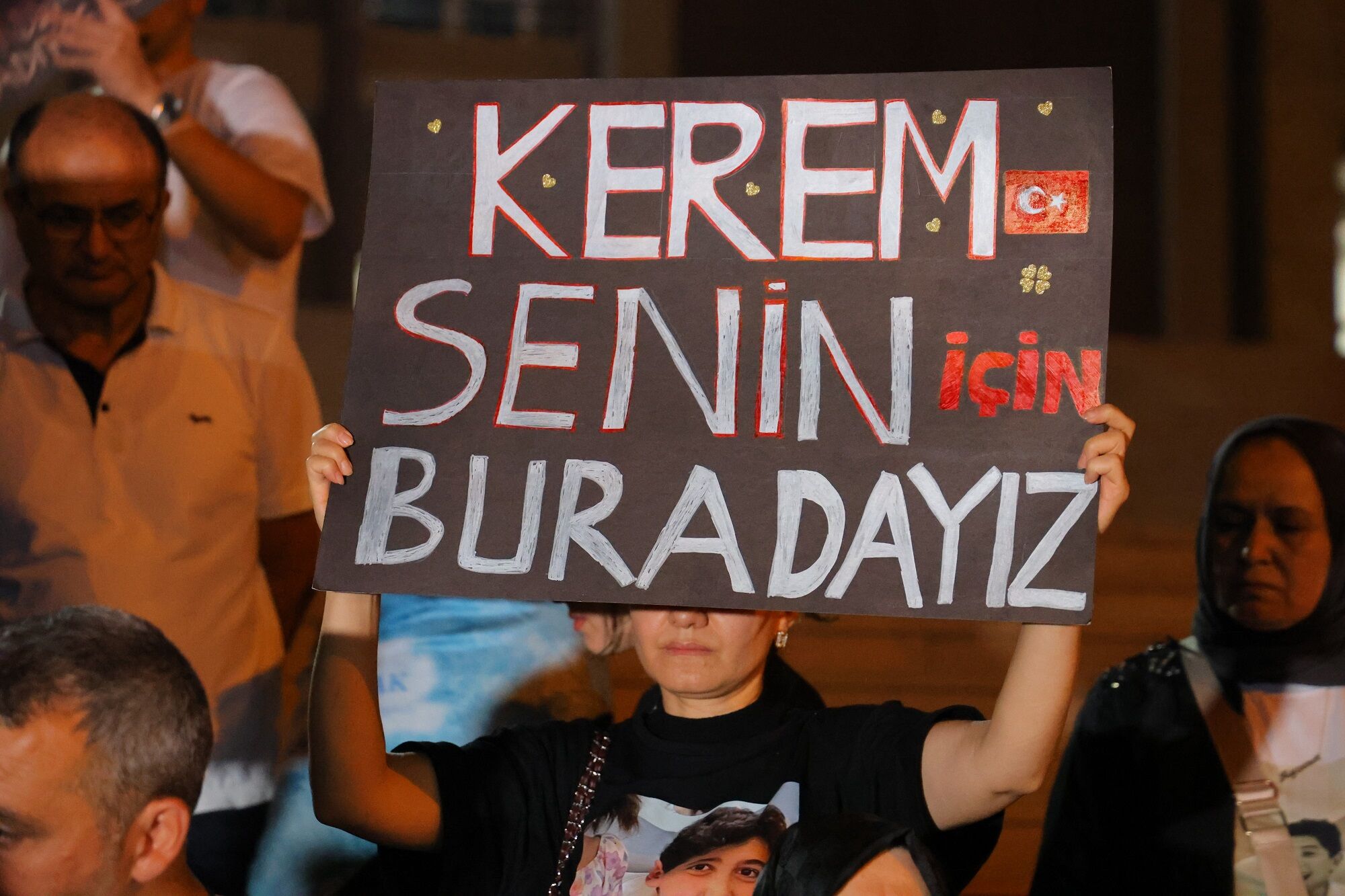 10 Can Toprağa Verildi, Saldırganın Annesi Tahliye Edildi Ailelerden Adalet Çağrısı (5)