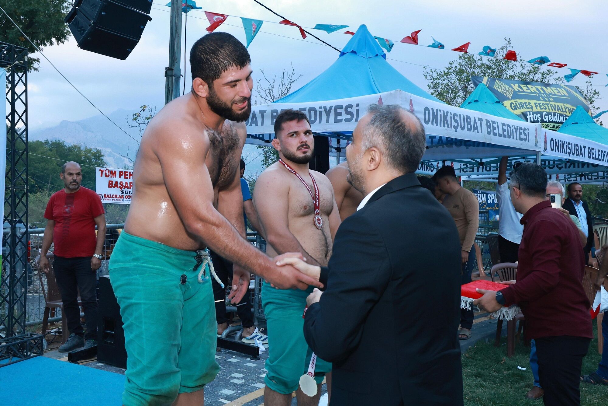 20 Yıl Sonra Kertmen’de Kurulan Er Meydanının Başpehlivanları Belli Oldu (8)