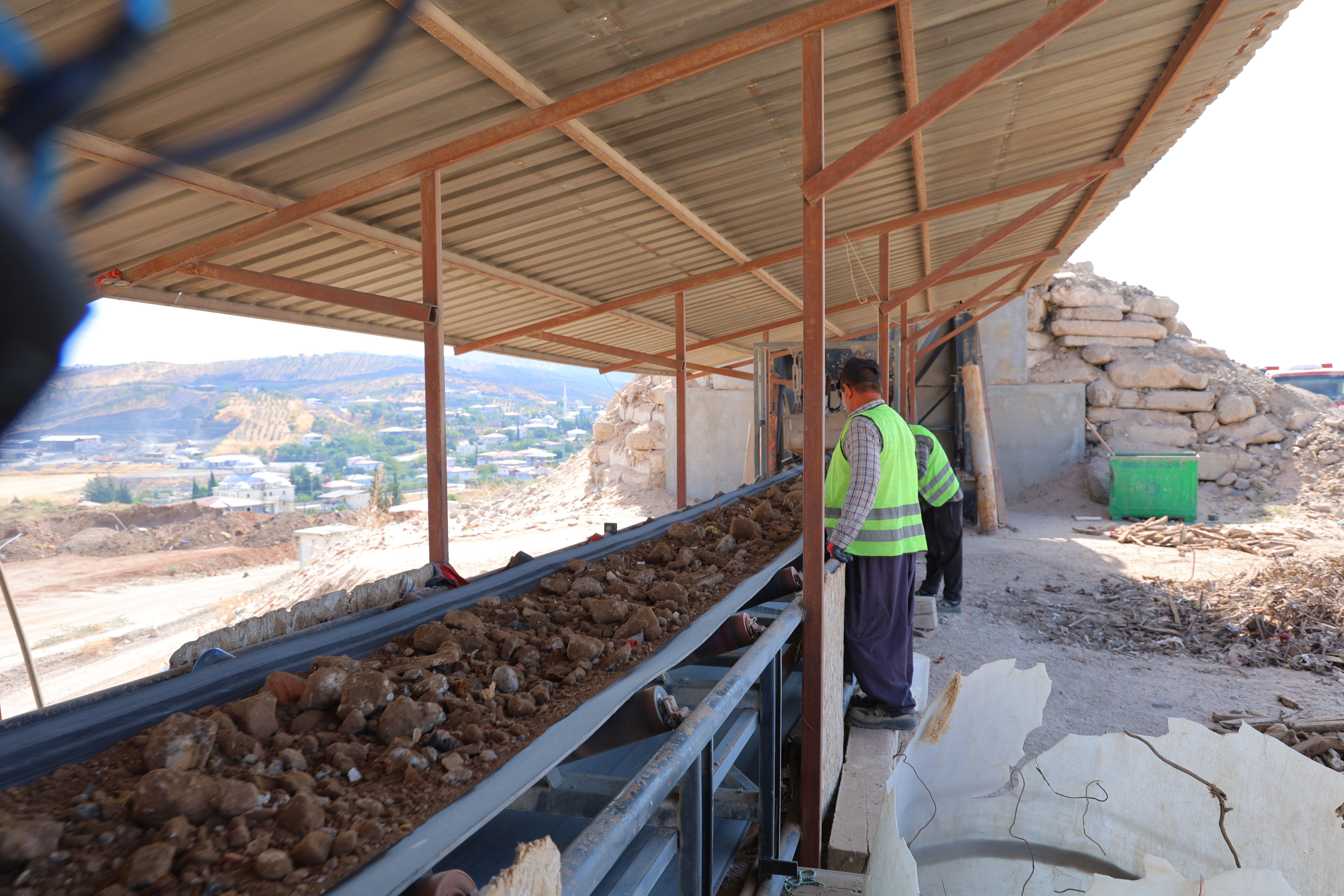 750 Bin Metreküplük Enkaz Yeniden Ekonomiye Kazandırılıyor (4)