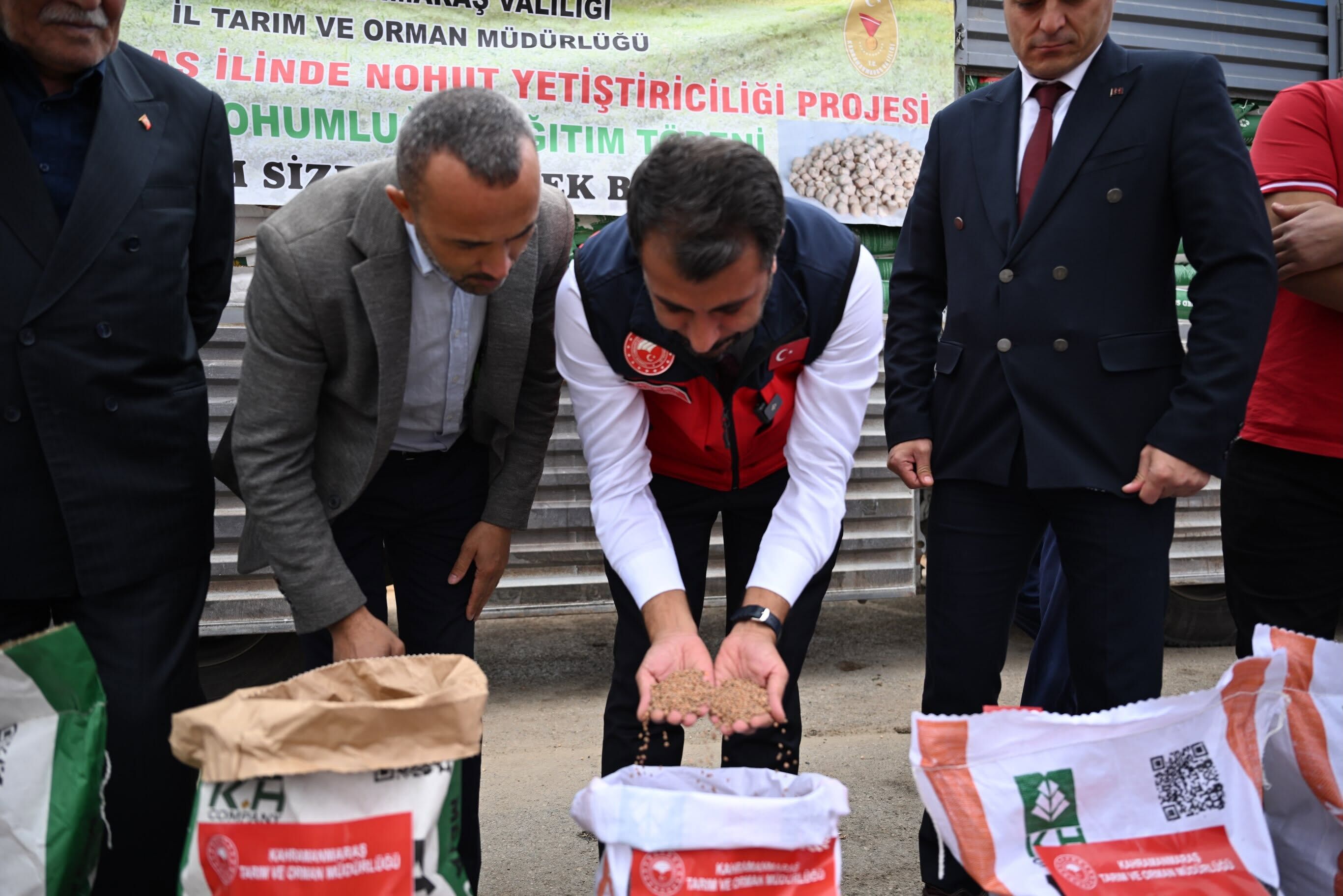 Afşin Dahil 9 İlçede Üreticilere 144 Ton Mercimek Ve Nohut Tohumu Desteği Verildi2