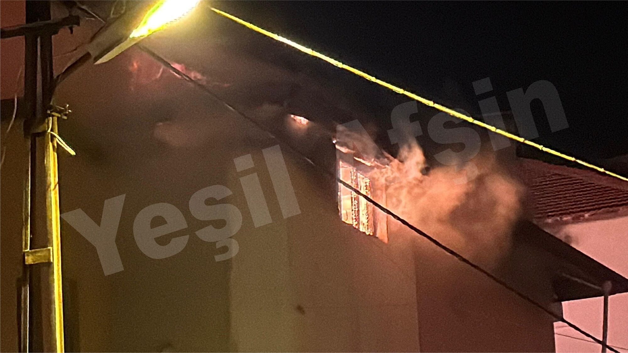 Afşin Dumana Boğuldu Evin Çatısı Çayır Çayır Yandı (4)