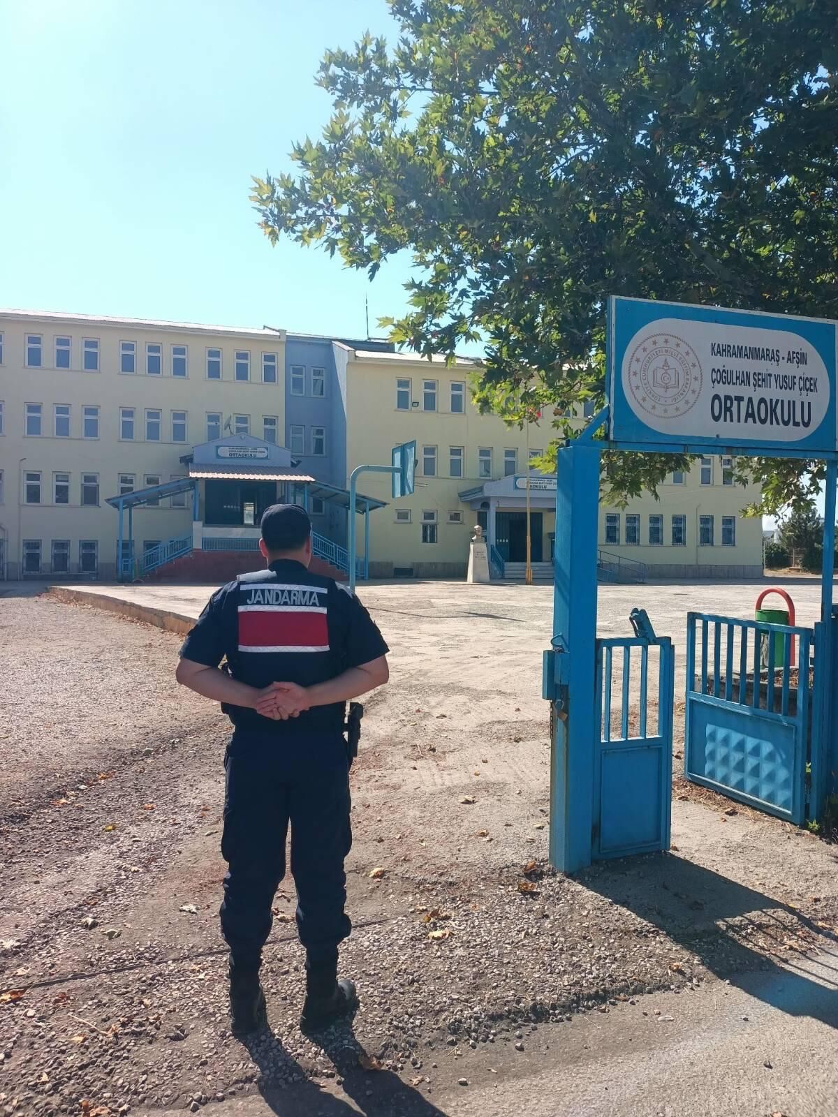 Afşin’de Okul Çevreleri Ve Servislerde Sıkı Denetim (9)