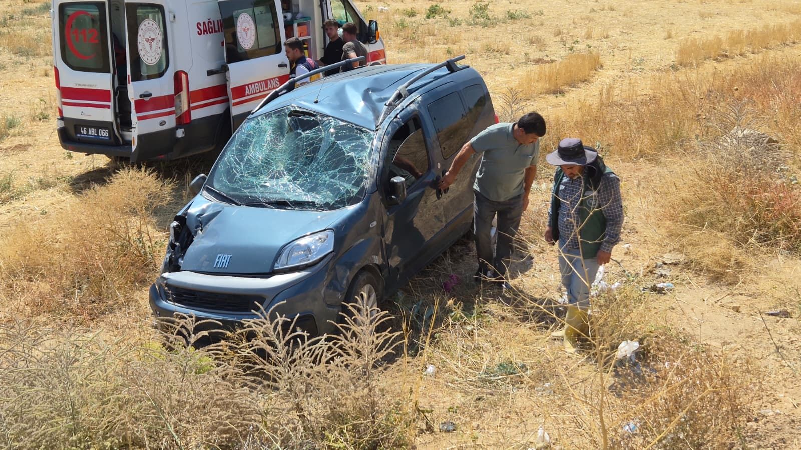 Afşin’de Otomobil Takla Attı 2 Yaralı (1)