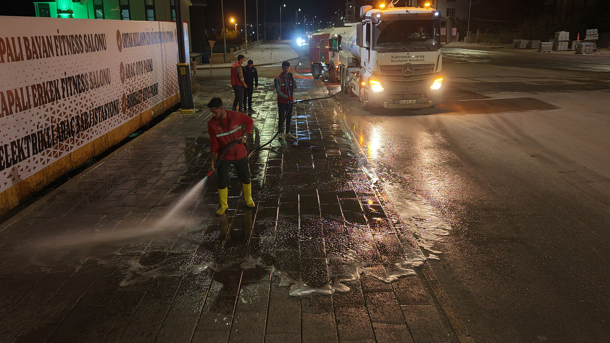 Afşin’de Şehit Fırat Yılmaz Çakıroğlu Caddesi’nde Kapsamlı Temizlik (3)