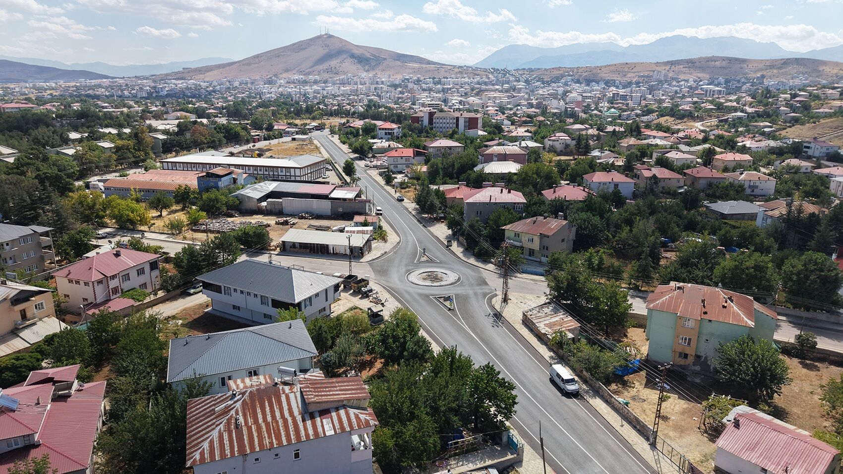 Afşin’in Yolları Büyükşehir’le Güzelleşiyor! Ulaşım Konforu Artıyor (7)