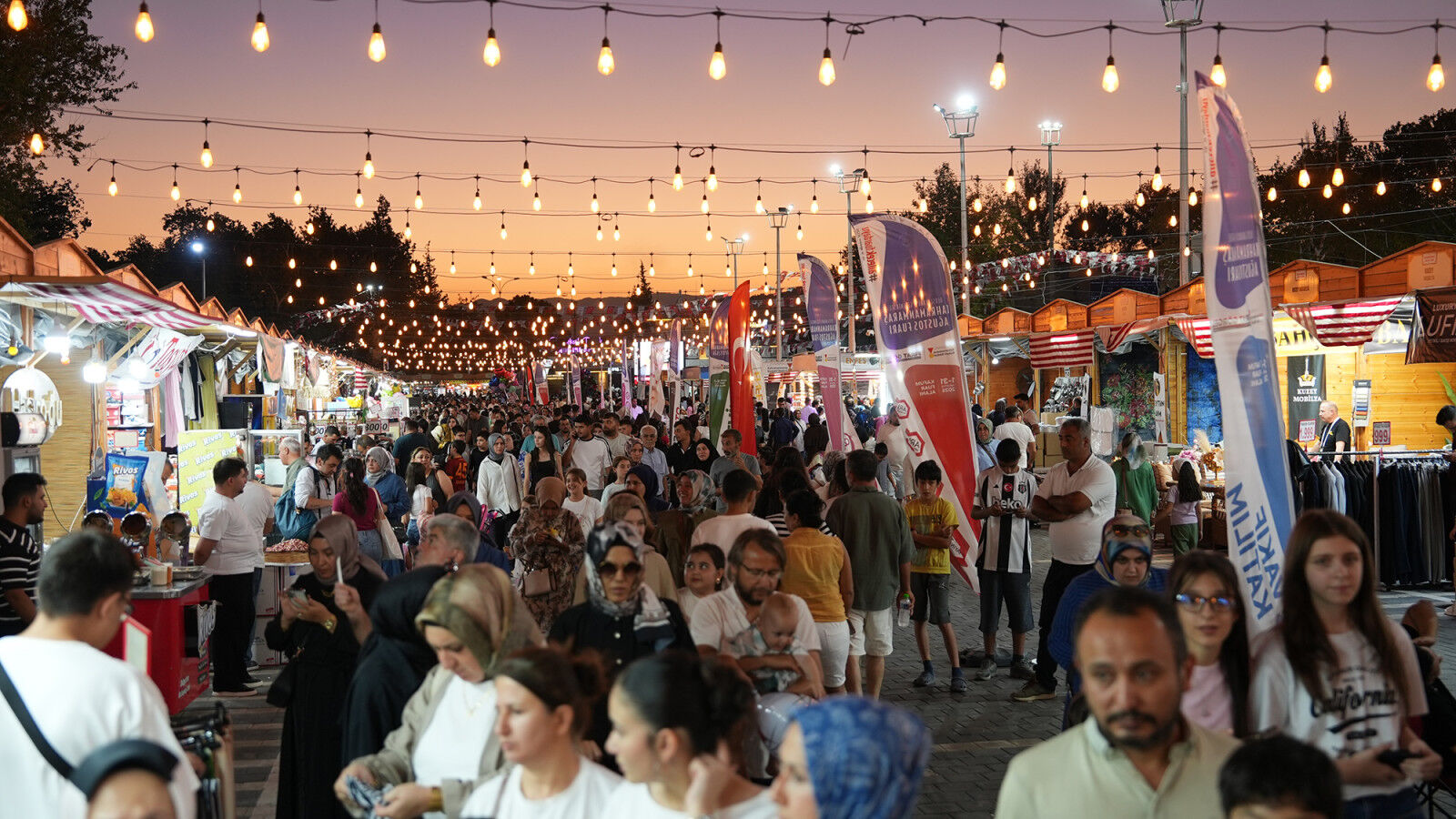 Ağustos Fuarı'nı 2,7 Milyon Kişi Ziyaret Etti (1)