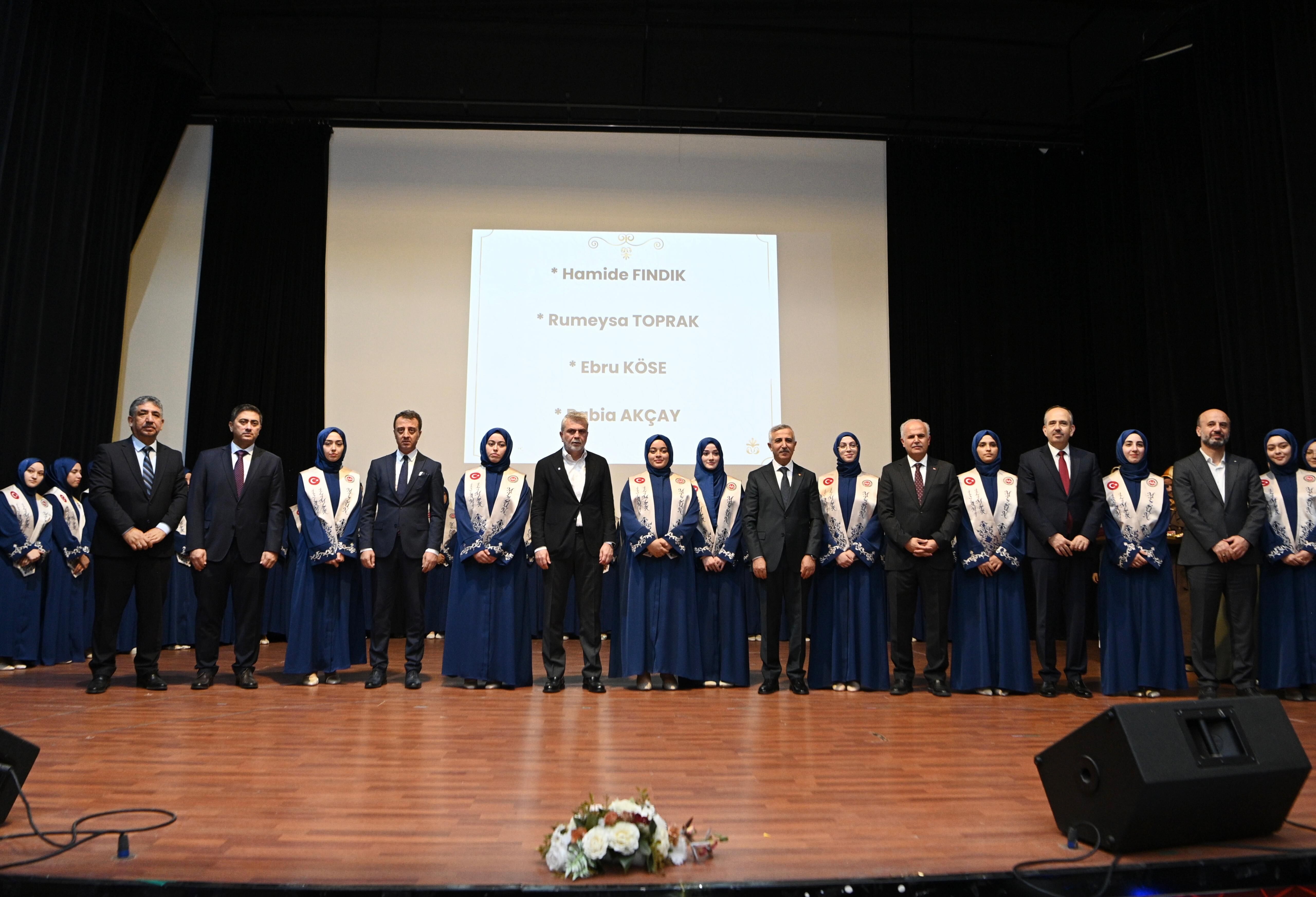 Başkan Görgel, 70 Hafızın Mezuniyet Sevincine Ortak Oldu (1)