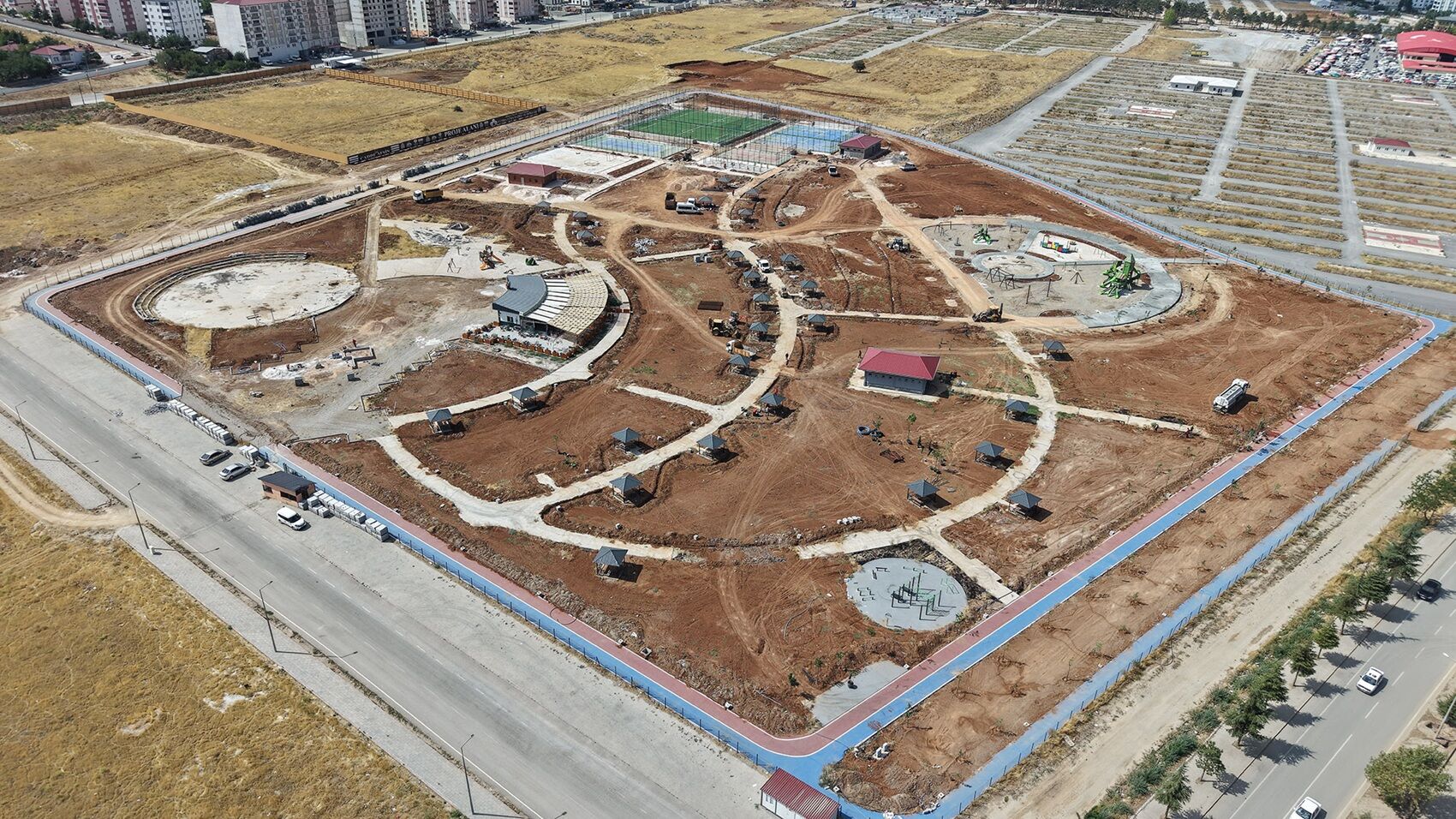 Büyükşehir, Afşin Millet Bahçesi’ndeki Dönüşümü Tamamlıyor (11)
