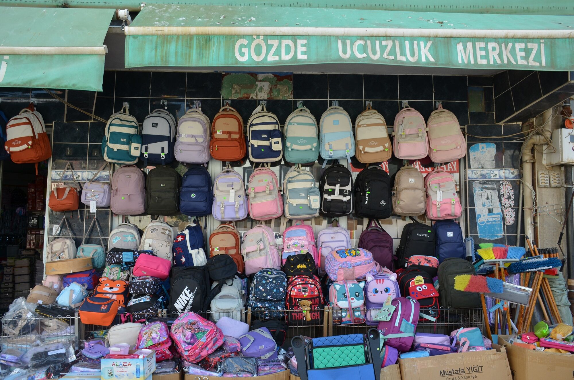 Gözde Ucuzluk Merkezi’nde Büyük Okul Kampanyası! (23)