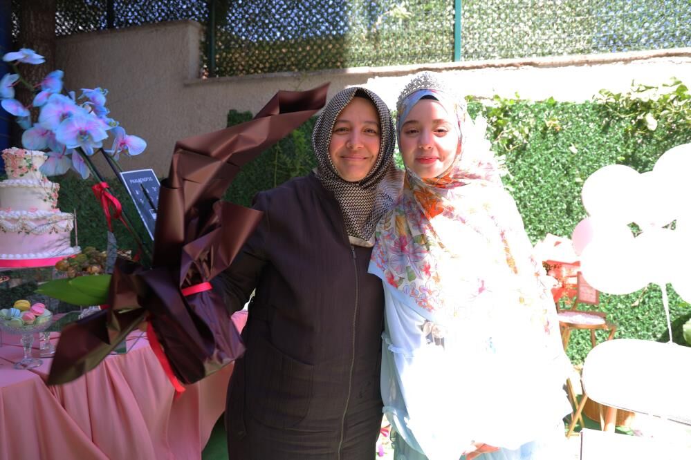 Hafızlığını Tamamlayan Fatma Zehra’dan Doktor Babaya Duygulandıran Sürpriz 4