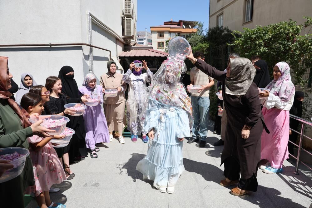 Hafızlığını Tamamlayan Fatma Zehra’dan Doktor Babaya Duygulandıran Sürpriz 5