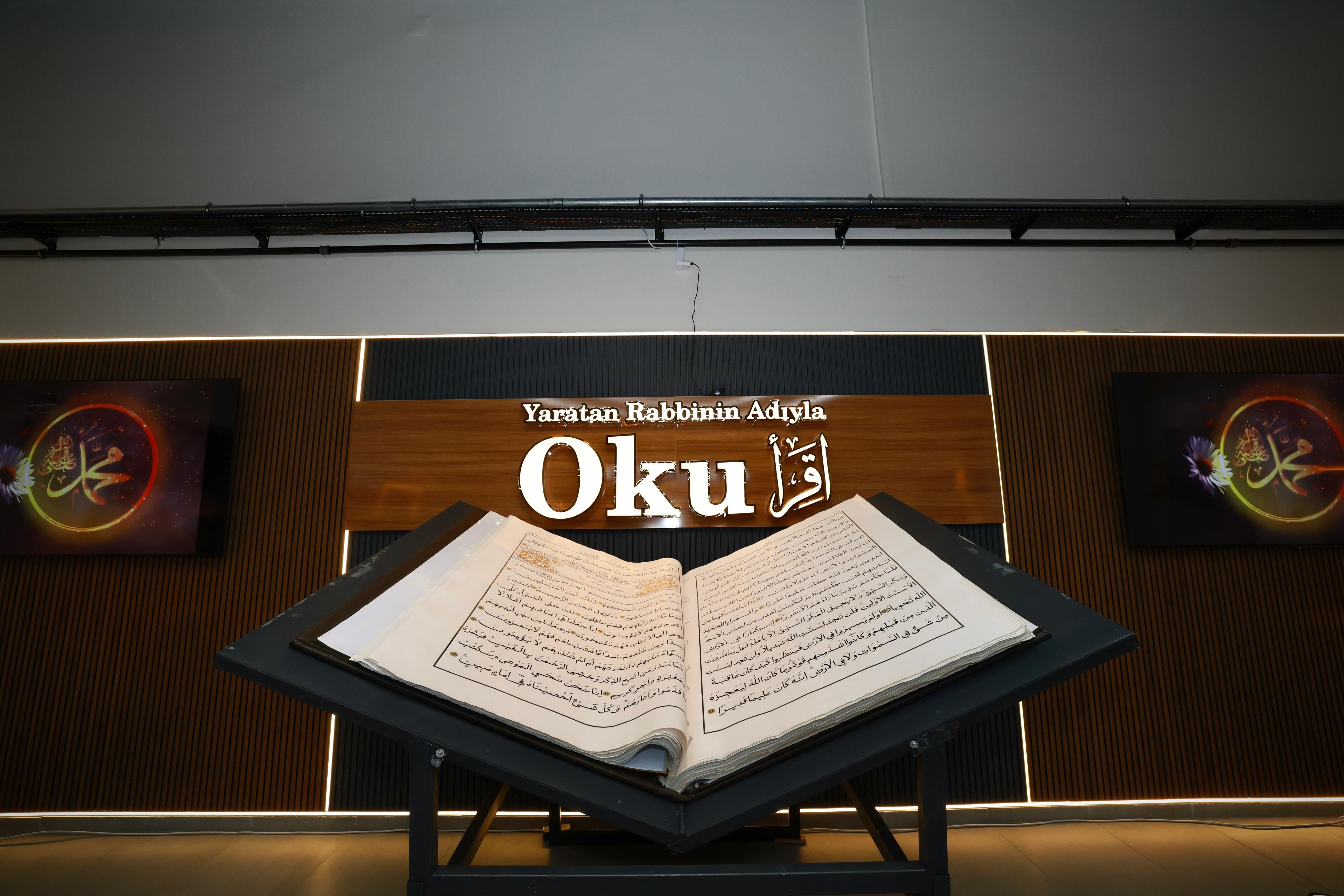Kâbe Örtüleri Ve Mukaddes Emanetler Ziyarete Açıldı (4)