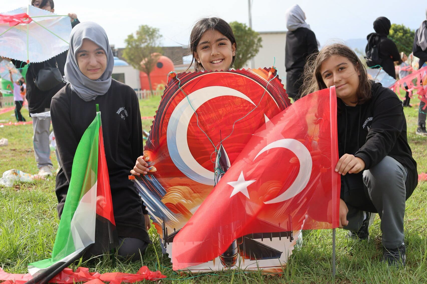 Kahramanmaraş’ta Gazze’deki Çocuklar Için Uçurtmalar Gökyüzüne Bırakıldı (5)