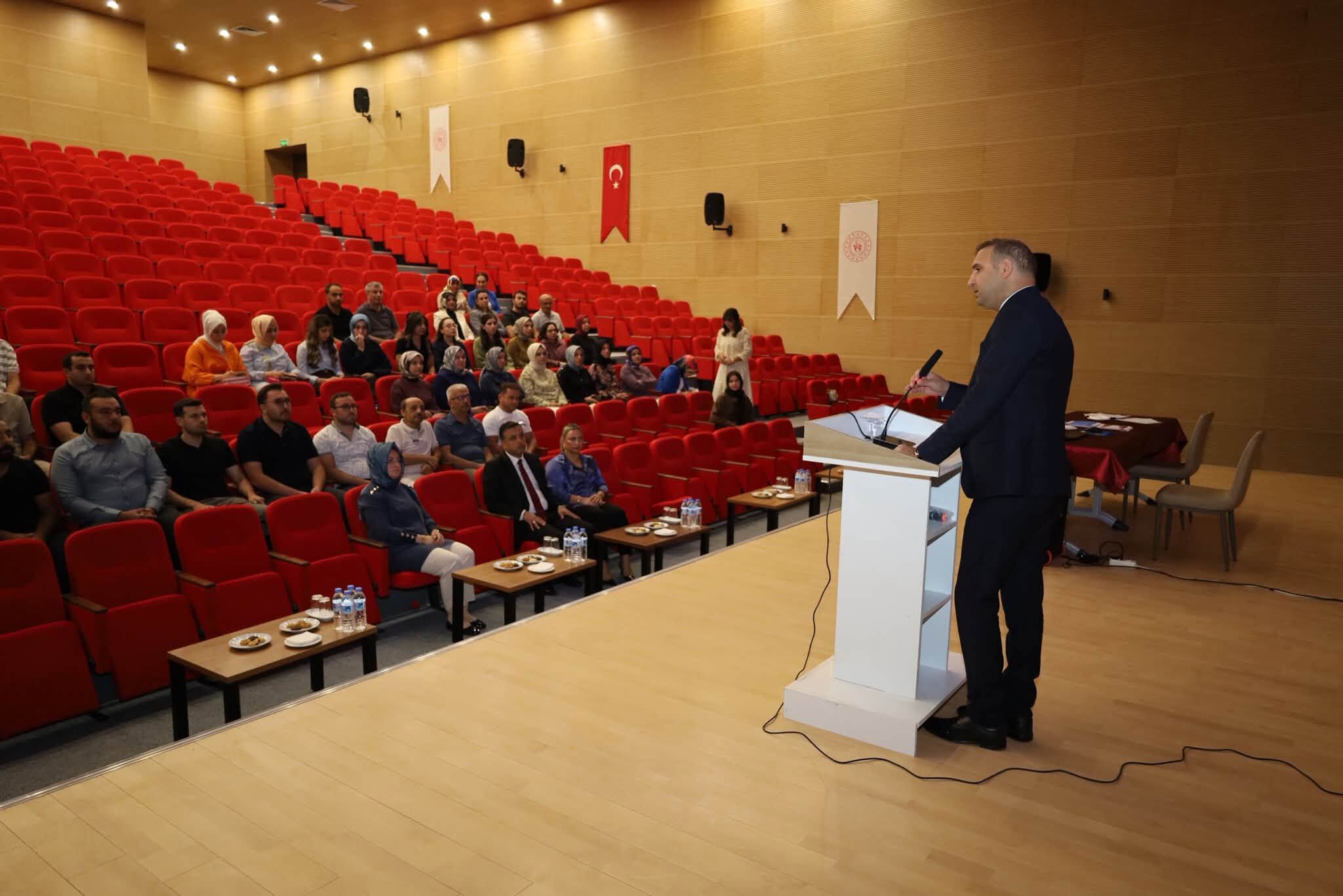 Kahramanmaraş’ta Yurt Personeline Yeni Dönem Öncesi Gelişim Eğitimi2