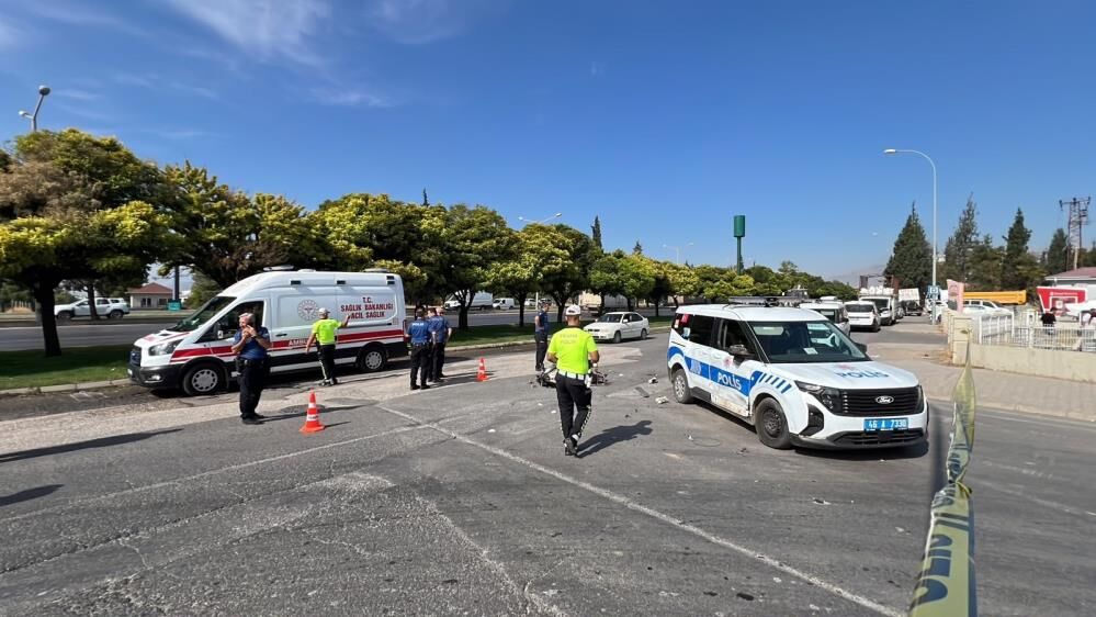 Polis Aracı Ile Motosiklet Çarpıştı 2 Yaralı 2