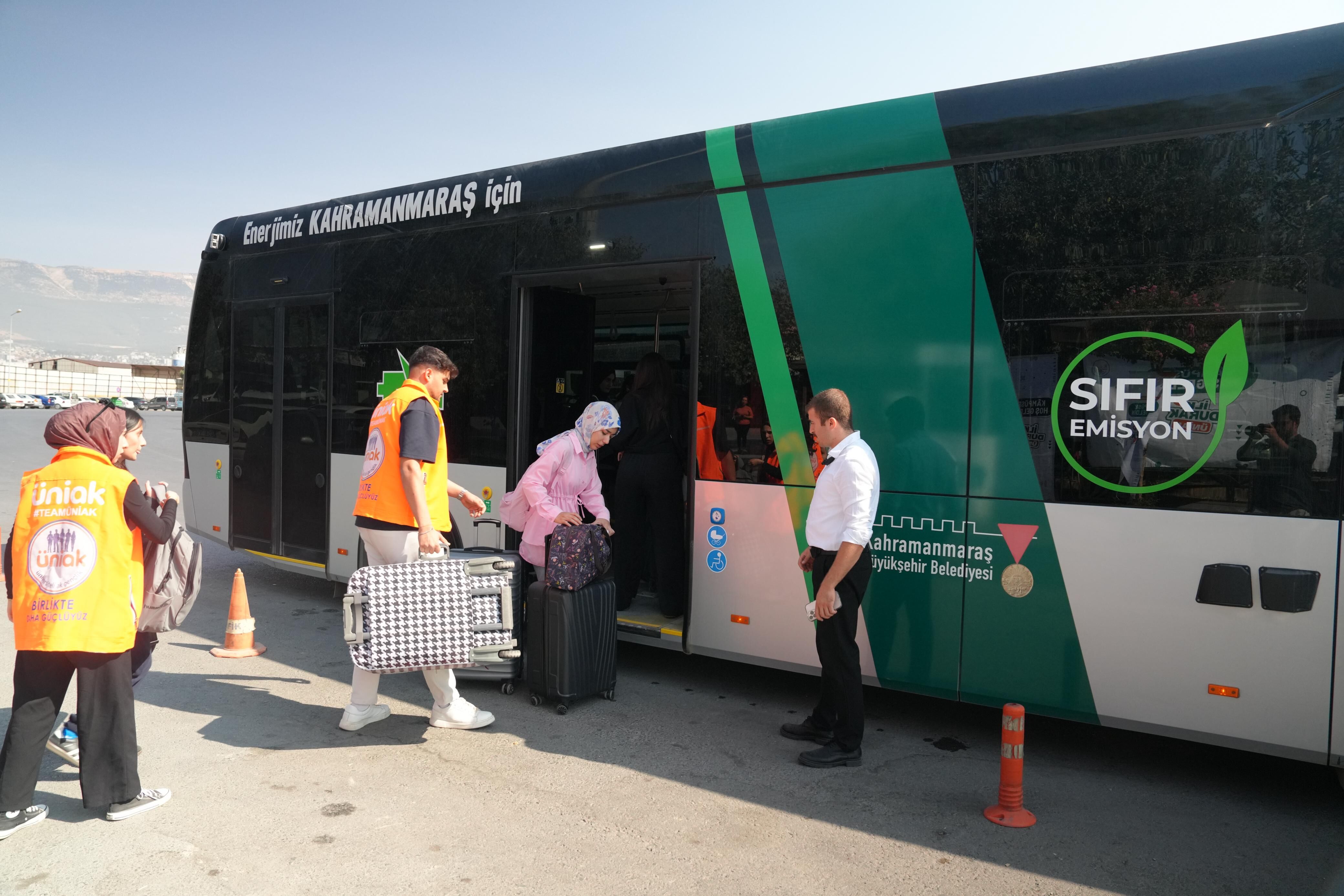 Büyükşehir’den Üniversite Öğrencilerine Şehre İlk Adımda Sıcak Karşılama