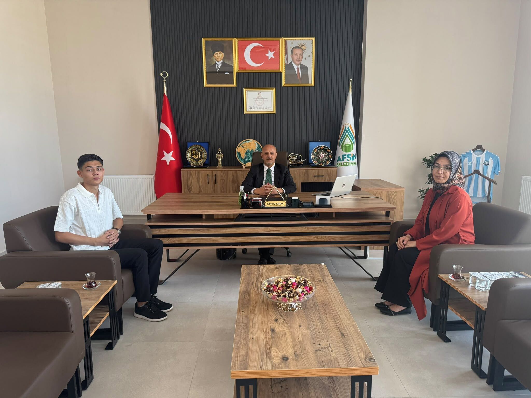 Yks Afşin Birincisi Öksüz'den Başkan Kıraç'a Ziyaret1