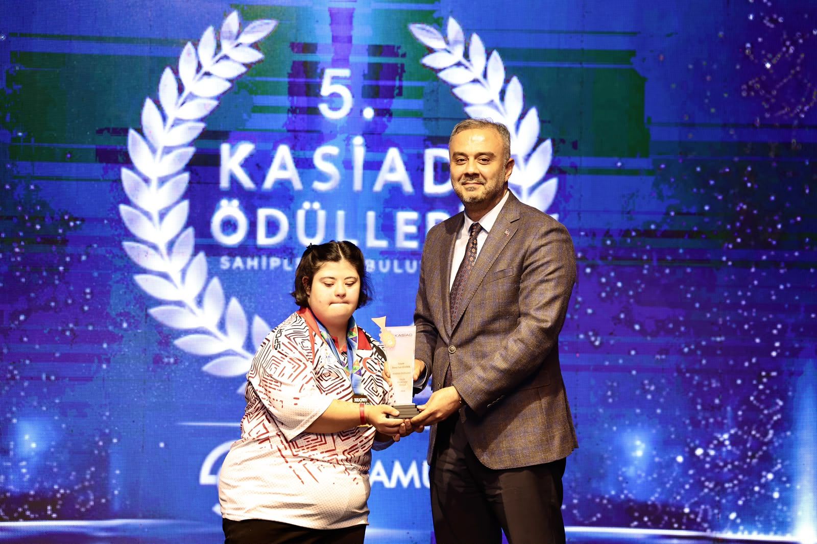 5. Kasi̇ad Ödülleri’nin En Özeli, Başkan Toptaş Ve Onikişubat Belediyesi’ne Verildi