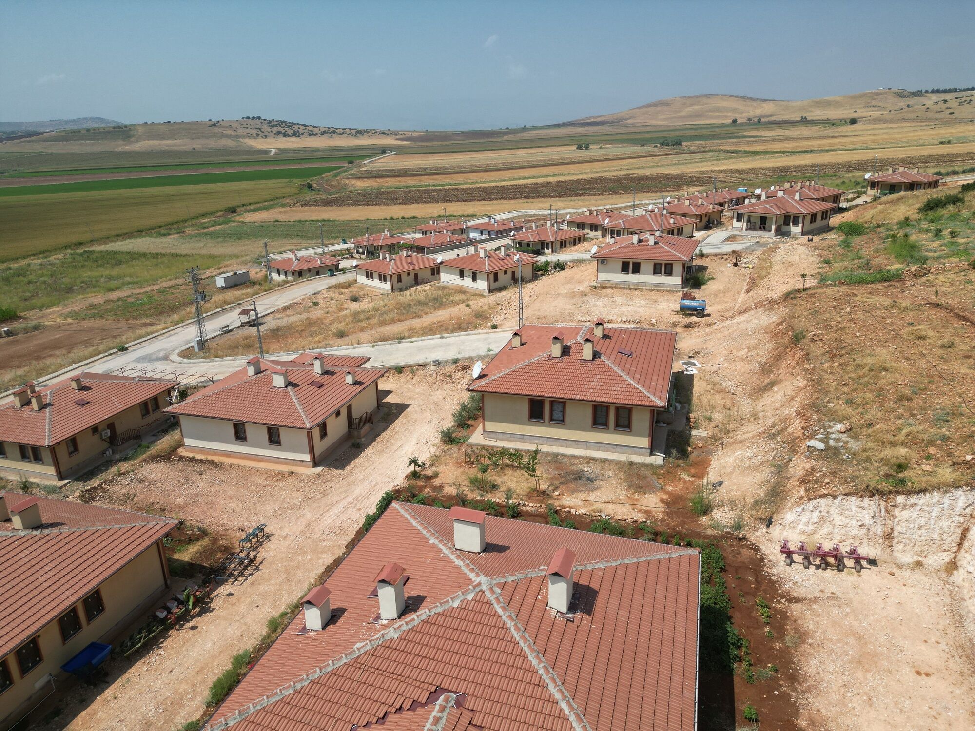 Depremzede Aile Yeni Köy Evinde Hayata Yeniden Tutundu