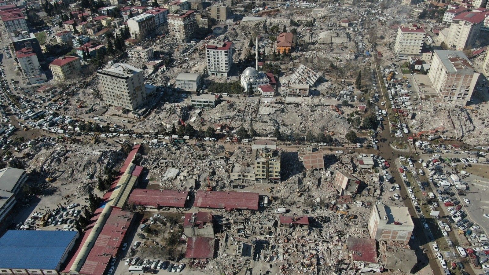 Deprem İzleri Yerini Yeni Yapılara Bıraktı