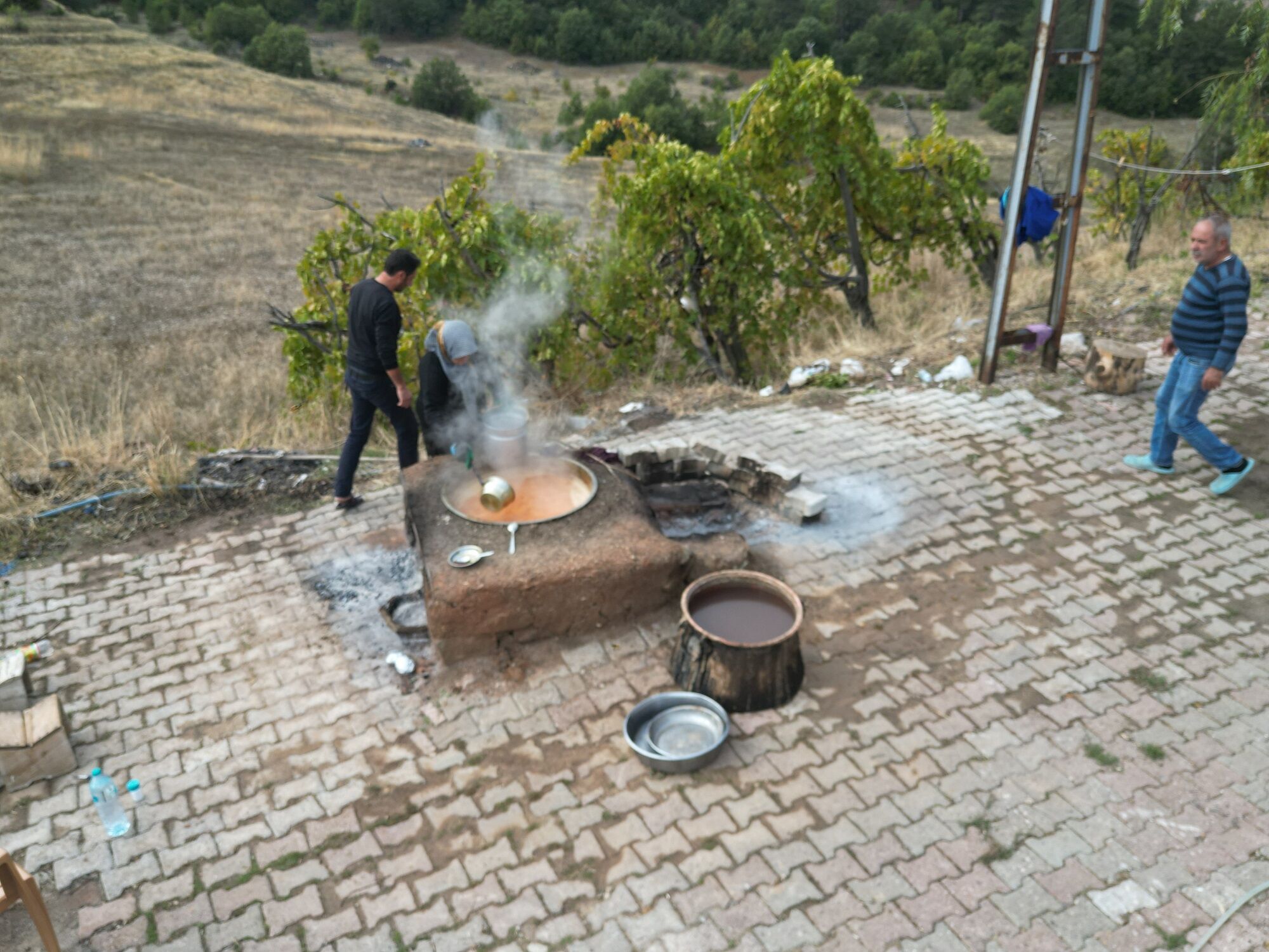 Bağlardan Sofralara Üzüm Pekmezinin Fiyatı Dikkat Çekti