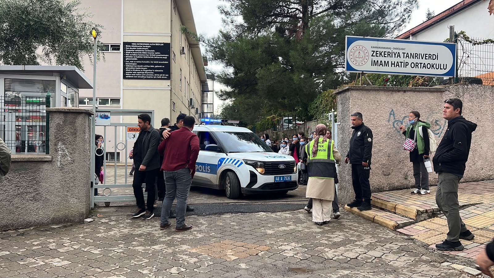 Okul Yanındaki İnşaatta Gaz Sızıntısı! Öğrenciler Hastanelik Oldu-1