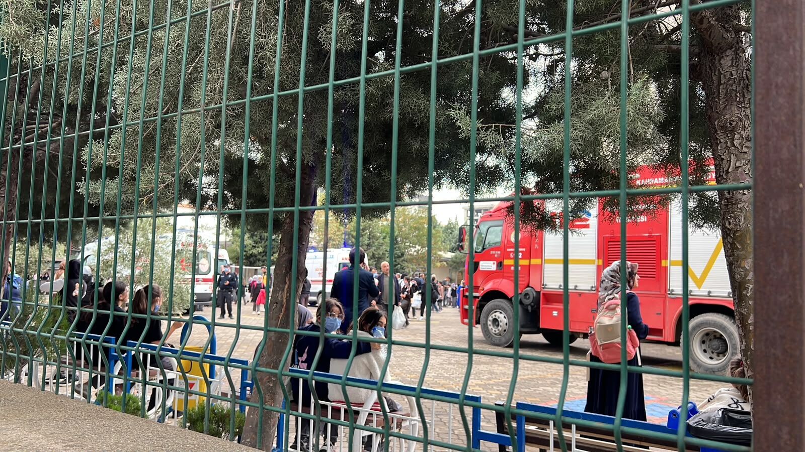 Okul Yanındaki İnşaatta Gaz Sızıntısı! Öğrenciler Hastanelik Oldu