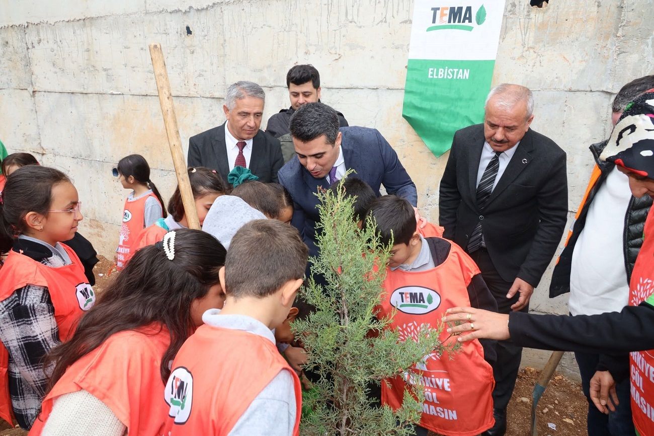 Elbistan'da Cumhuriyet'in 103. yılına özel 103 fidan dikildi