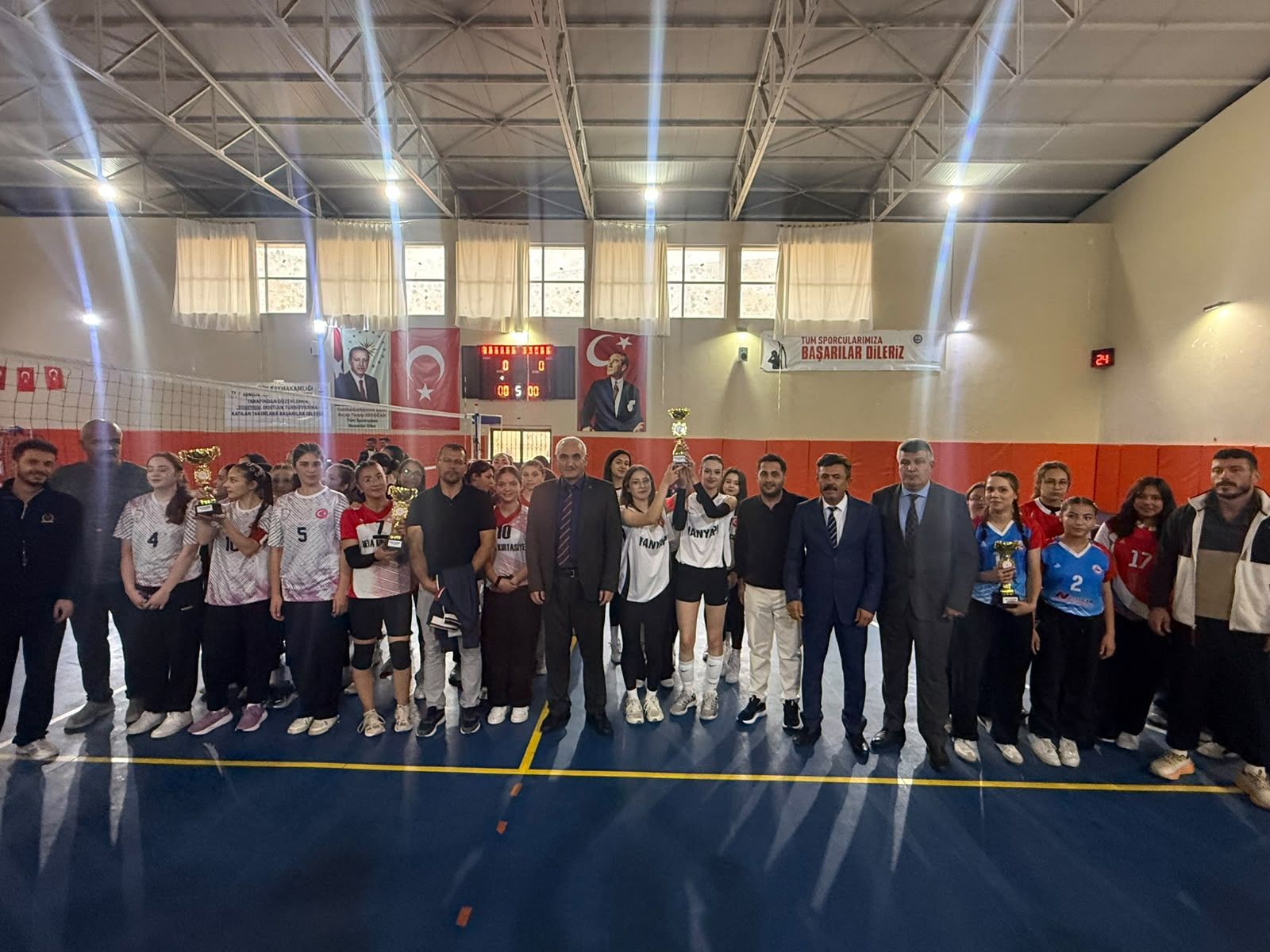Afşin Anadolu Lisesi Voleybolda İlçe Şampiyonu Oldu (12)