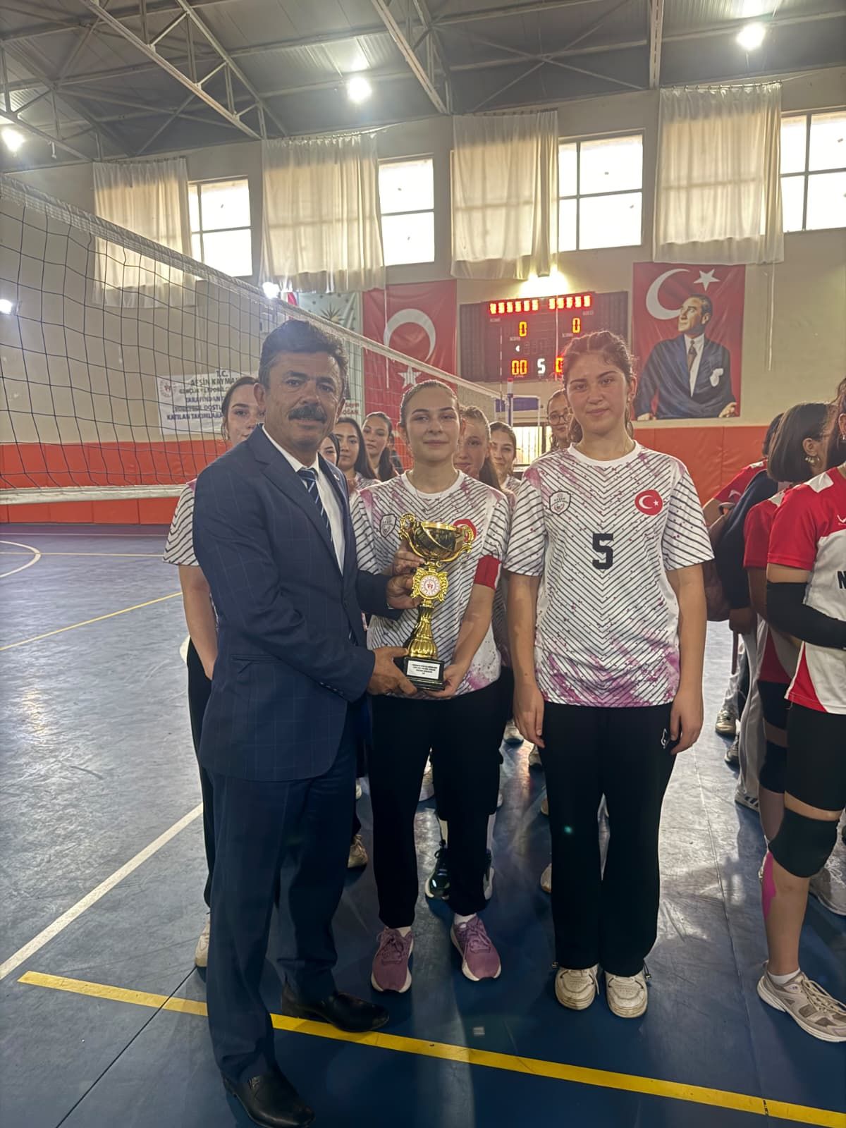 Afşin Anadolu Lisesi Voleybolda İlçe Şampiyonu Oldu (6)