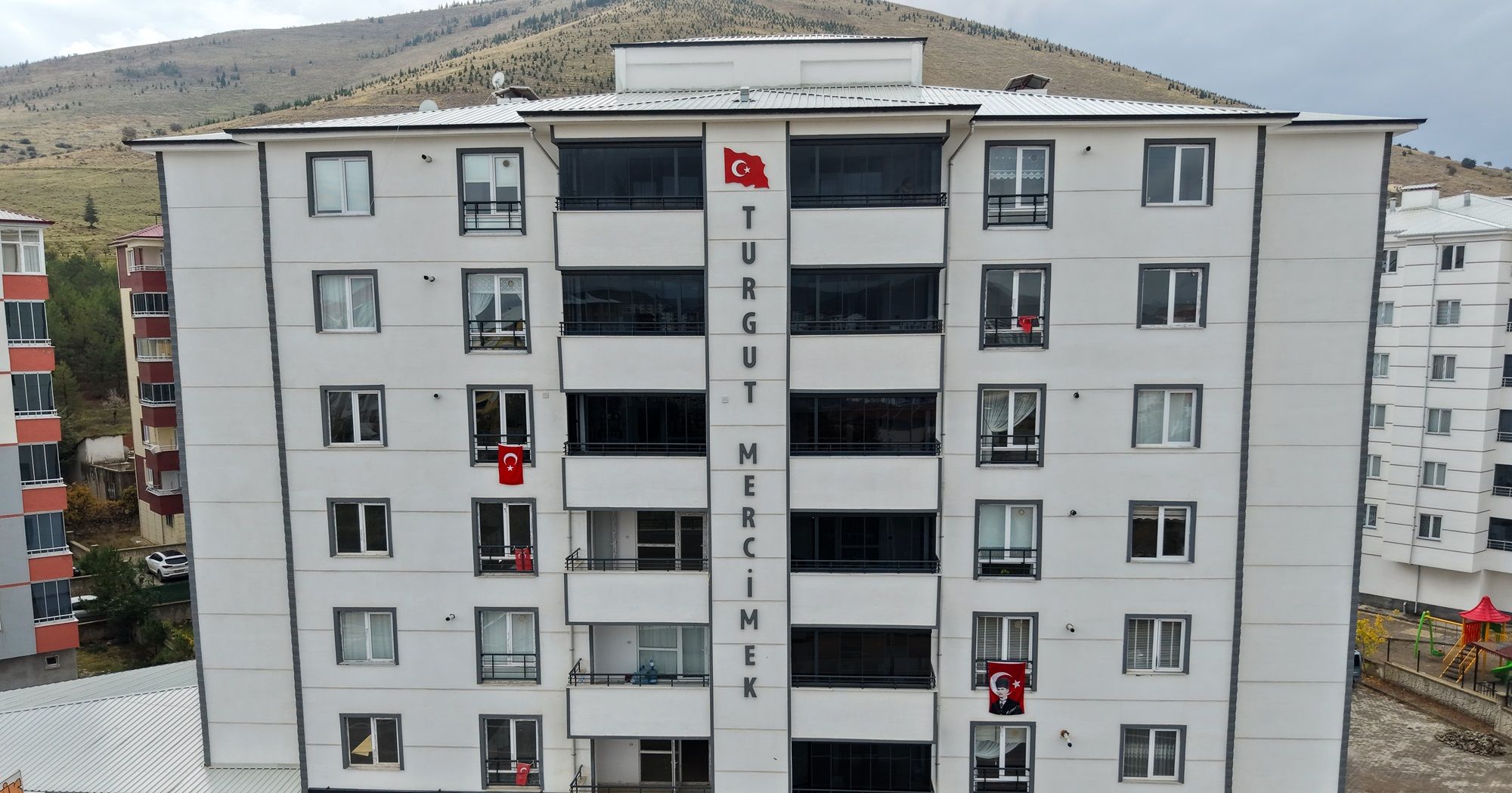 Afşin’de Cadde Ve Sokaklar Türk Bayraklarıyla Donatıldı (1)