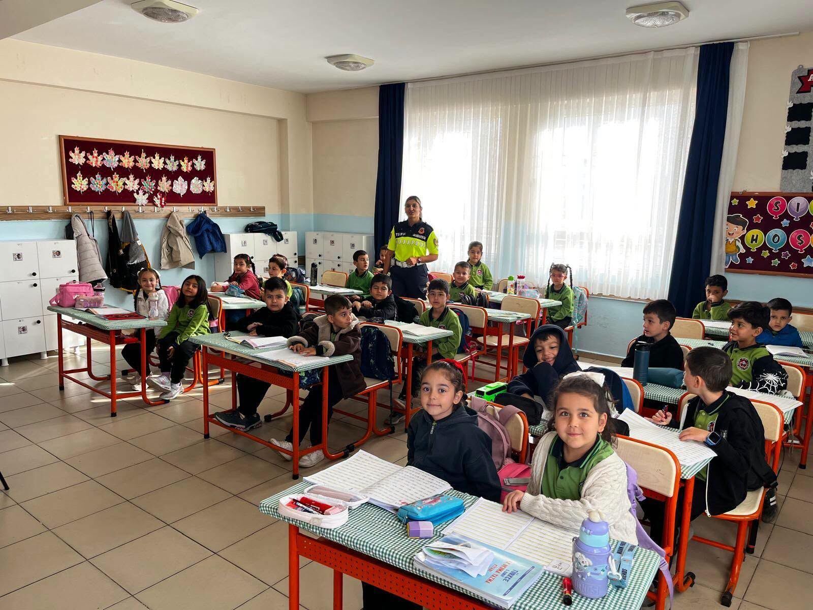 Afşin’de Öğrencilere Trafik Güvenliği Eğitimi Verildi
