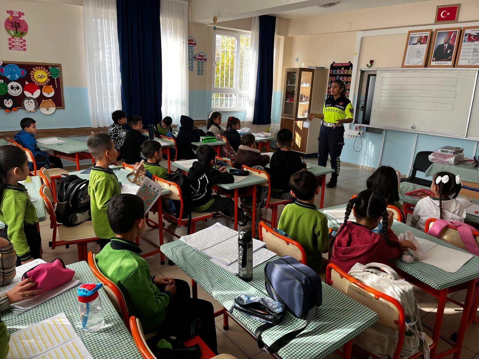 Afşin’de Öğrencilere Trafik Güvenliği Eğitimi Verildi4