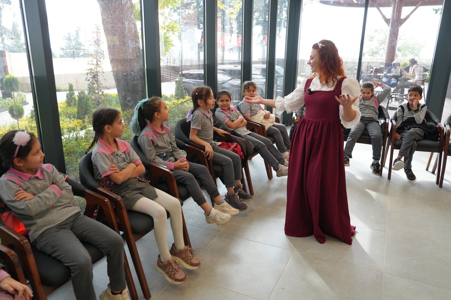 Büyükşehir, Edebiyat Şehri’nde Çocukların Dünyasını Kitaplarla Renklendiriyor