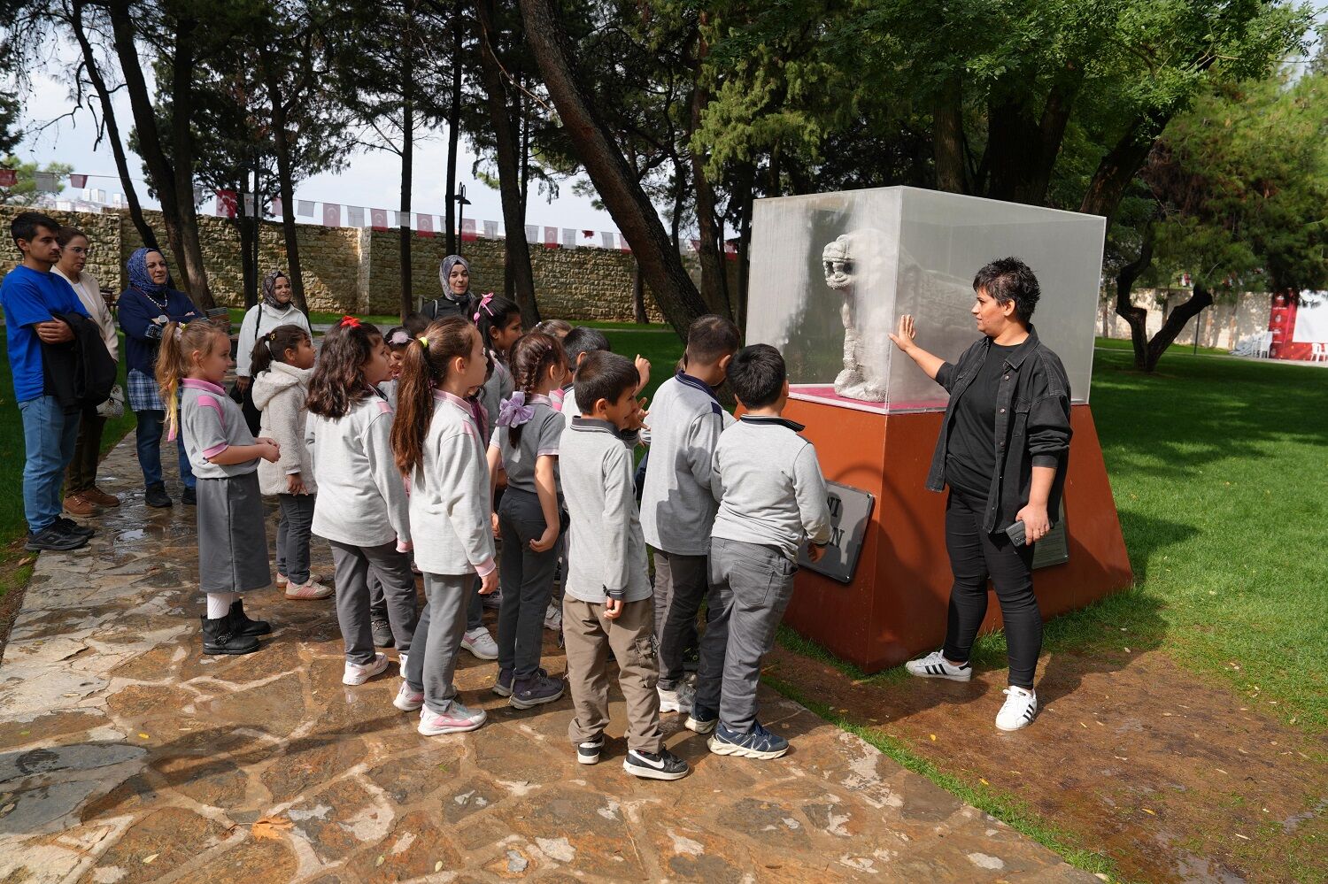 Büyükşehir, Edebiyat Şehri’nde Çocukların Dünyasını Kitaplarla Renklendiriyor (3)