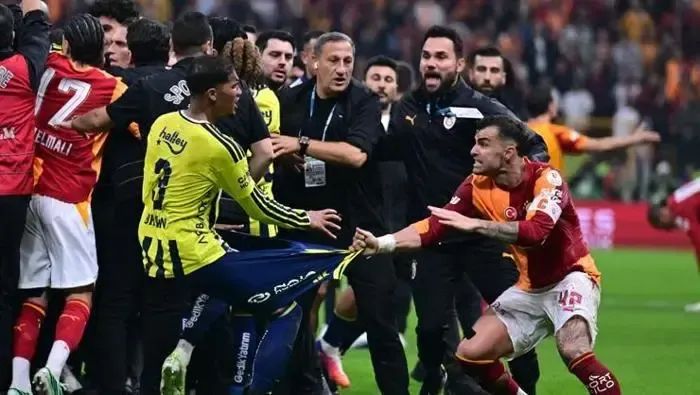 Derbi Sonrası PFDK Kararını Verdi! Abdülkerim ve Archie Brown'ın Cezaları Belli Oldu