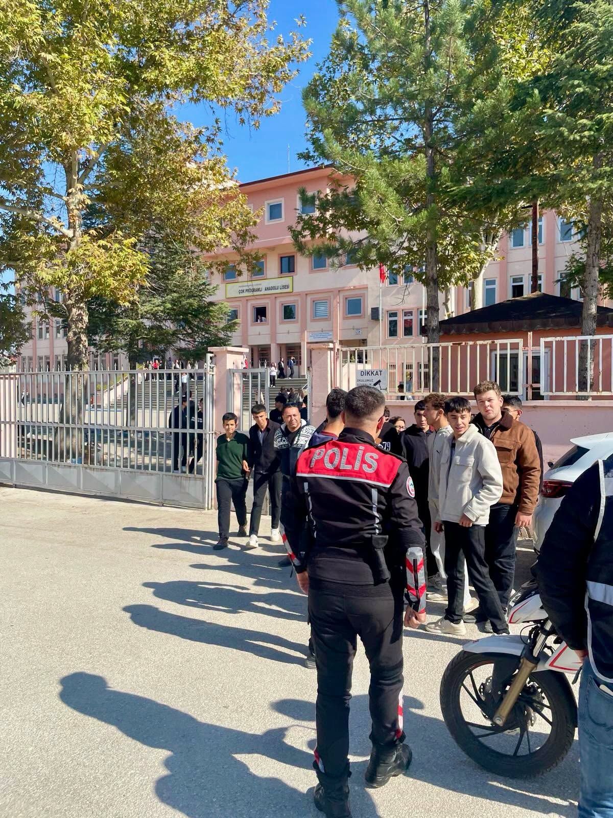 Emniyet Ve Jandarmadan Okul Çevrelerinde Sıkı Denetim7