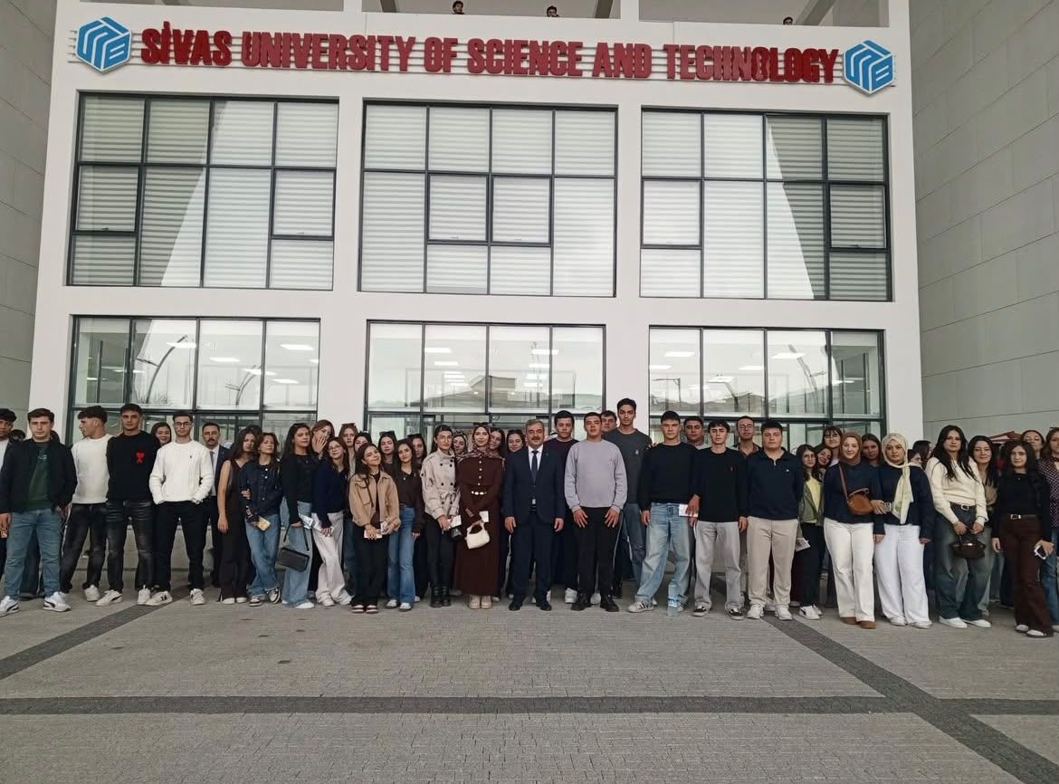 Eshab I Kehf Anadolu Lisesi Öğrencilerinden Sivas Bilim Ve Teknoloji Üniversitesine Ziyaret (4)