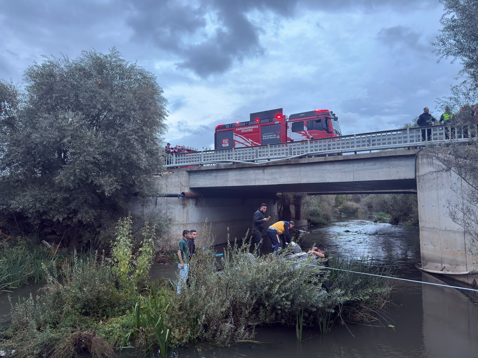 Feci Kaza Otomobil Köprüden Çaya Uçtu, 2 Ölü (2)