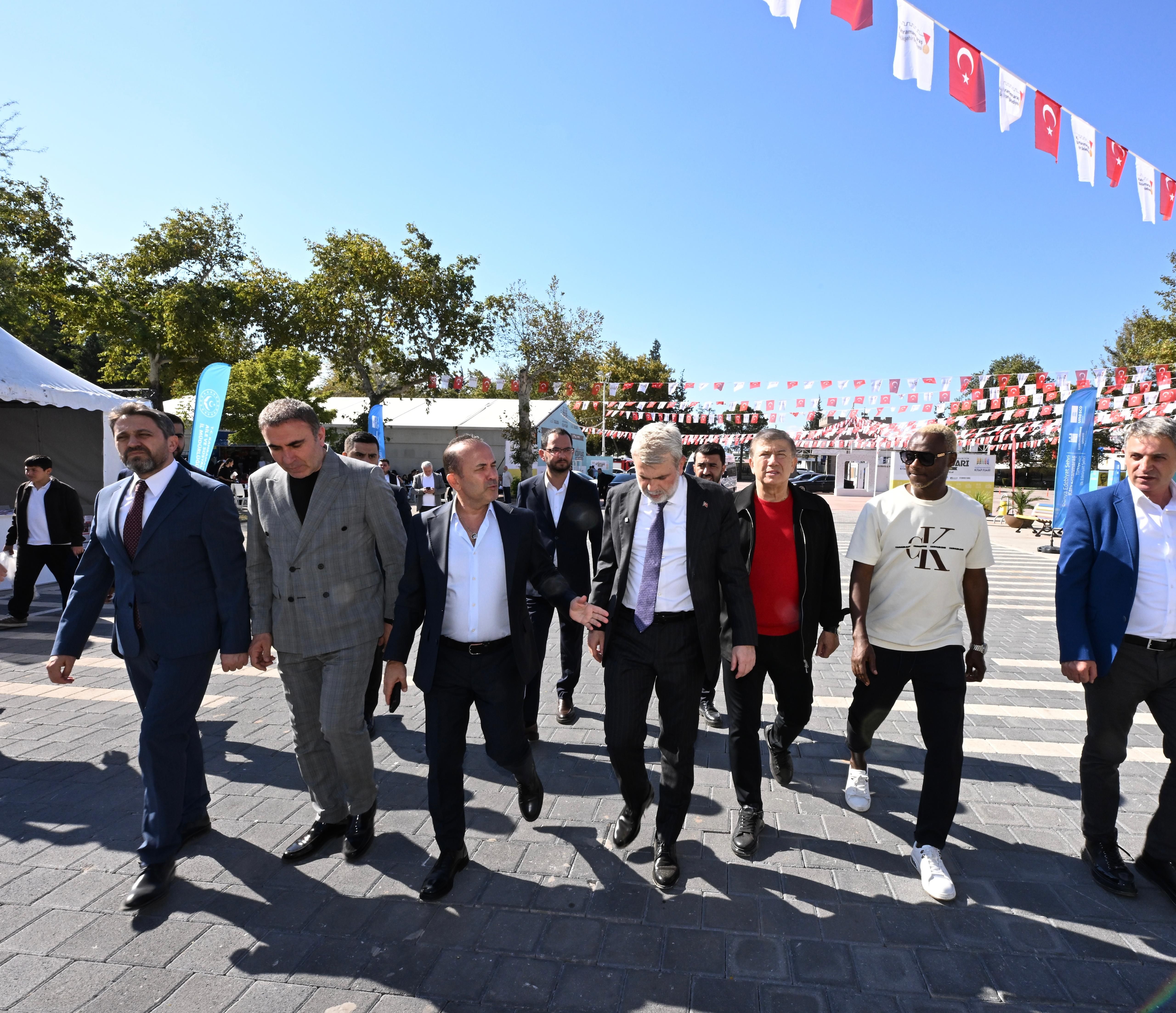 Futbol Efsaneleri Kitap Fuarı’nda Kahramanmaraşlılarla Buluştu (1)
