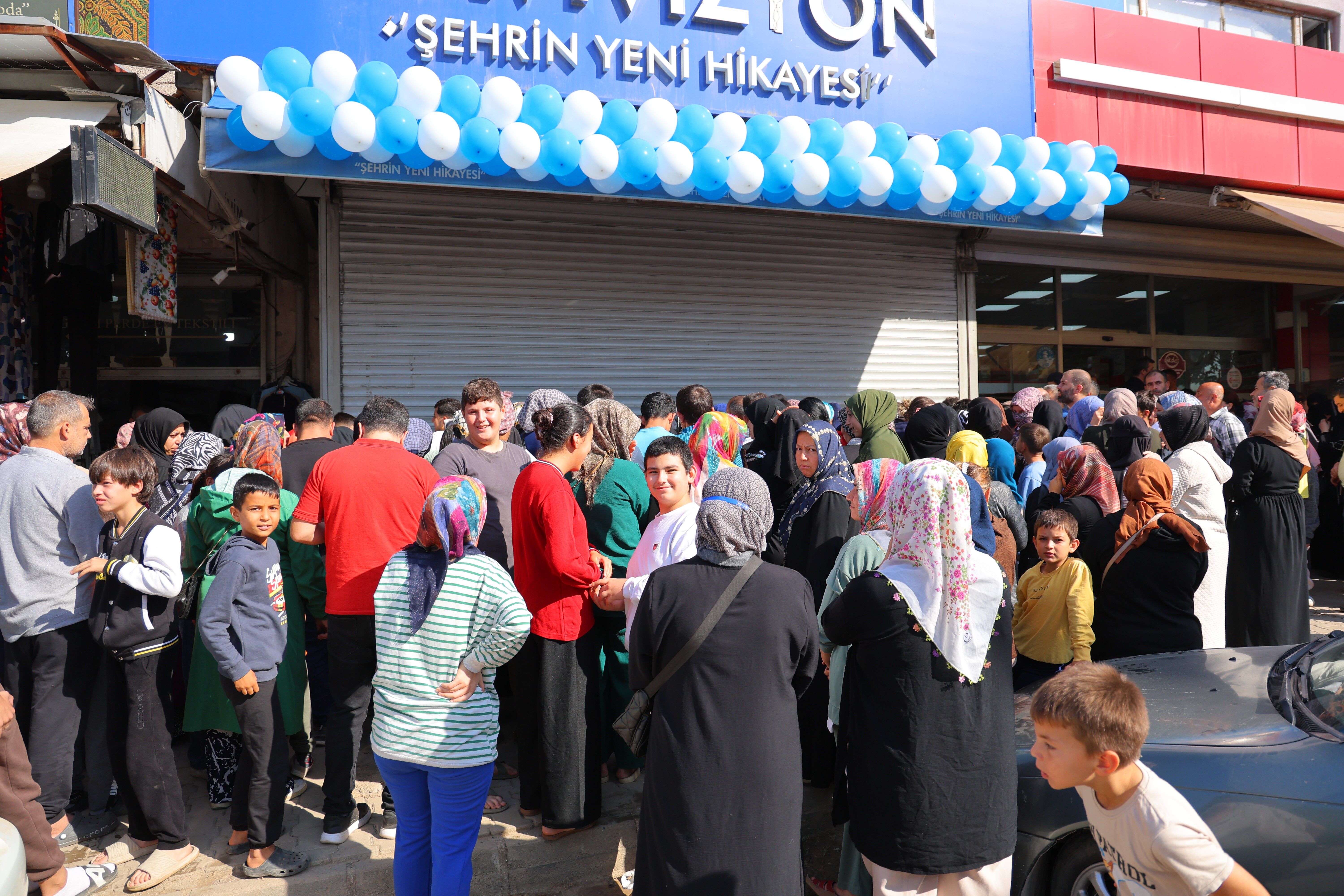 Giyim Mağazasında 100 Tl İndirimi İzdihama Neden Oldu (2)