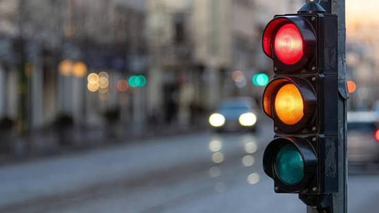 Trafik Işıklarında Yeni Dönem: Sarı Işık Kuralı Değişti!