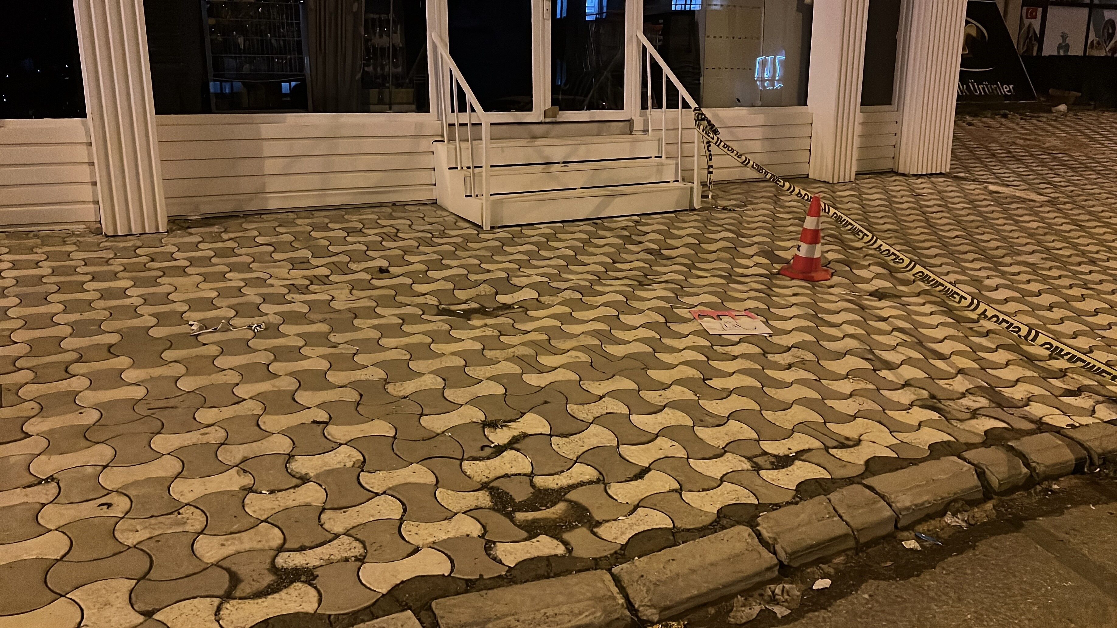 İş Yeri Önünde Silahlı Saldırı 2 Yaralı (1)