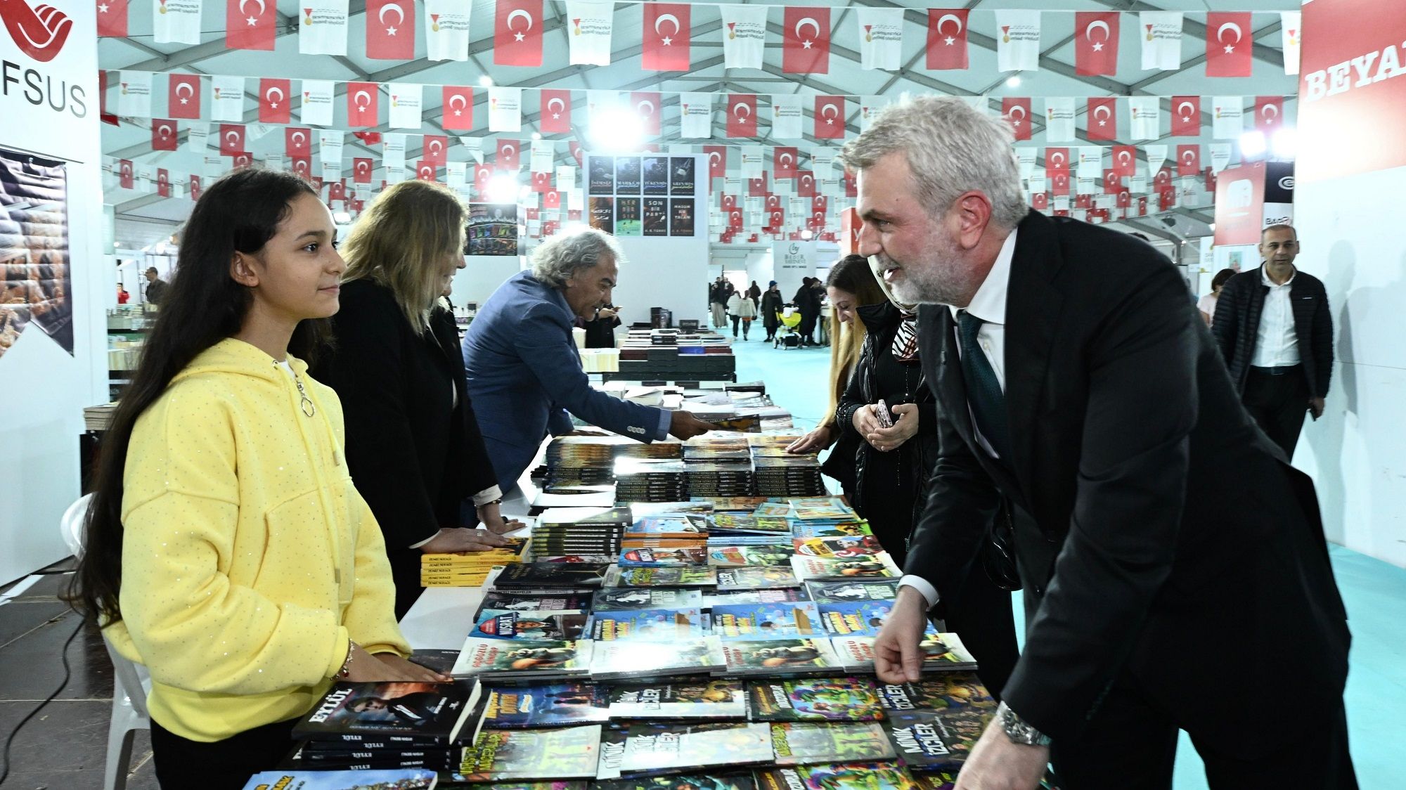 Kahramanmaraş 11. Uluslararası Kitap Fuarı Kapılarını Açtı (6)