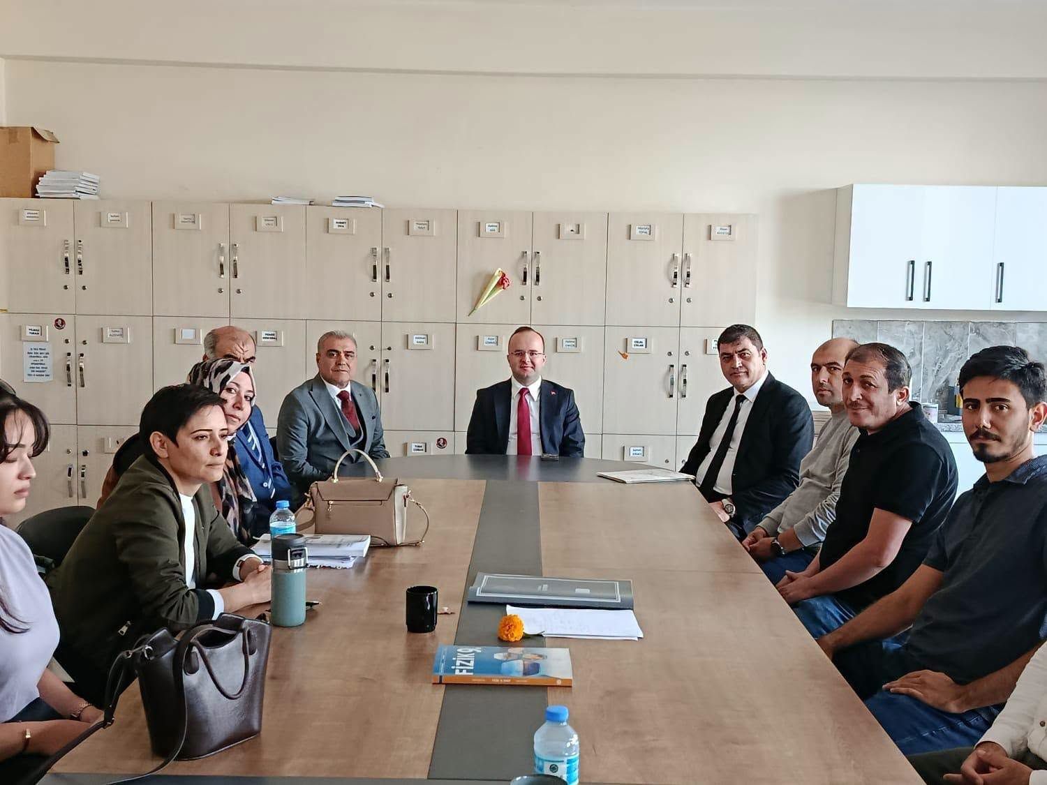 Kaymakam Arslantürk’ten Şehit Dinçer Akkaya Kız Meslek Lisesi’ne Ziyaret1