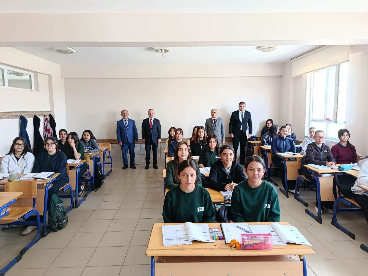 Kaymakam Arslantürk’ten Şehit Dinçer Akkaya Kız Meslek Lisesi’ne Ziyaret4