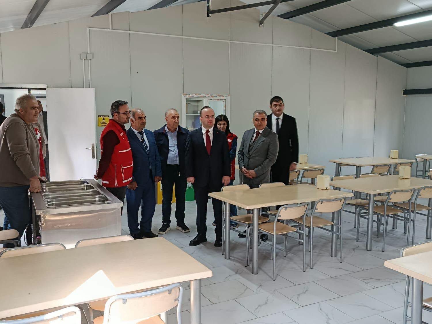 Kaymakam Arslantürk’ten Şehit Dinçer Akkaya Kız Meslek Lisesi’ne Ziyaret5