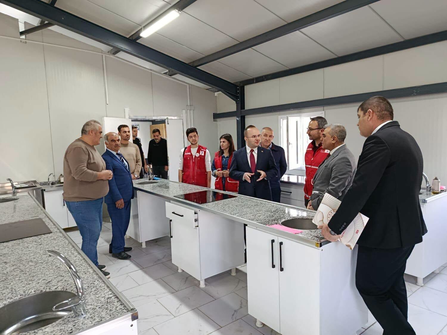Kaymakam Arslantürk’ten Şehit Dinçer Akkaya Kız Meslek Lisesi’ne Ziyaret6